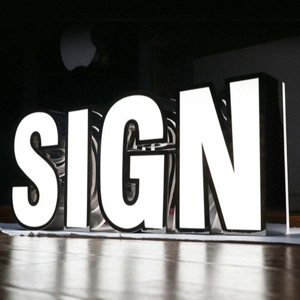 Winbo Customized Outdoor Advertising Signs Front logo Sign Acrylic Channel Letter Signs Stainless Steel Led Backlit Metal Letter