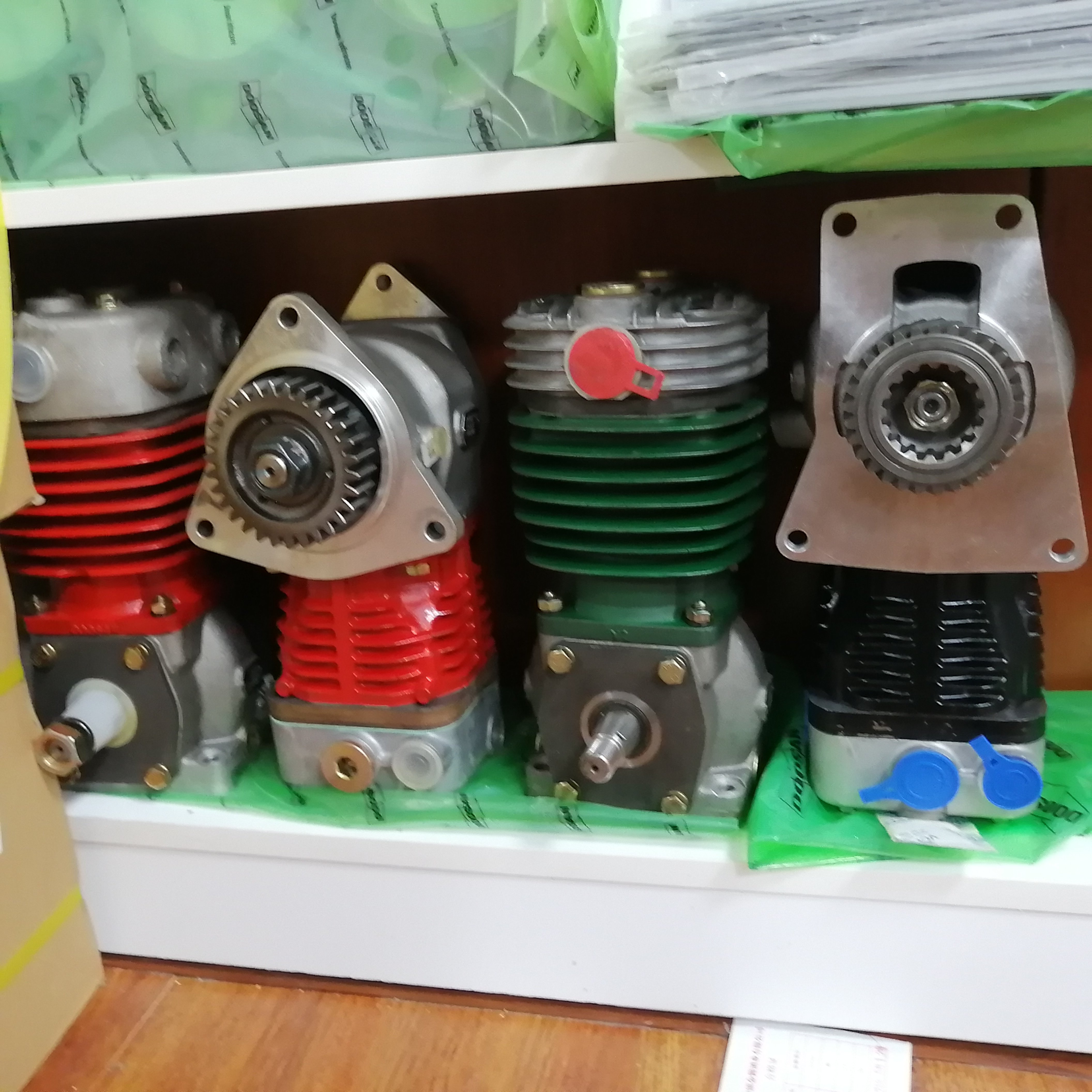 Rotary Type Daewoo Accessories De08 Engine Parts 65.54101-7036 Air Compressor for Doosan