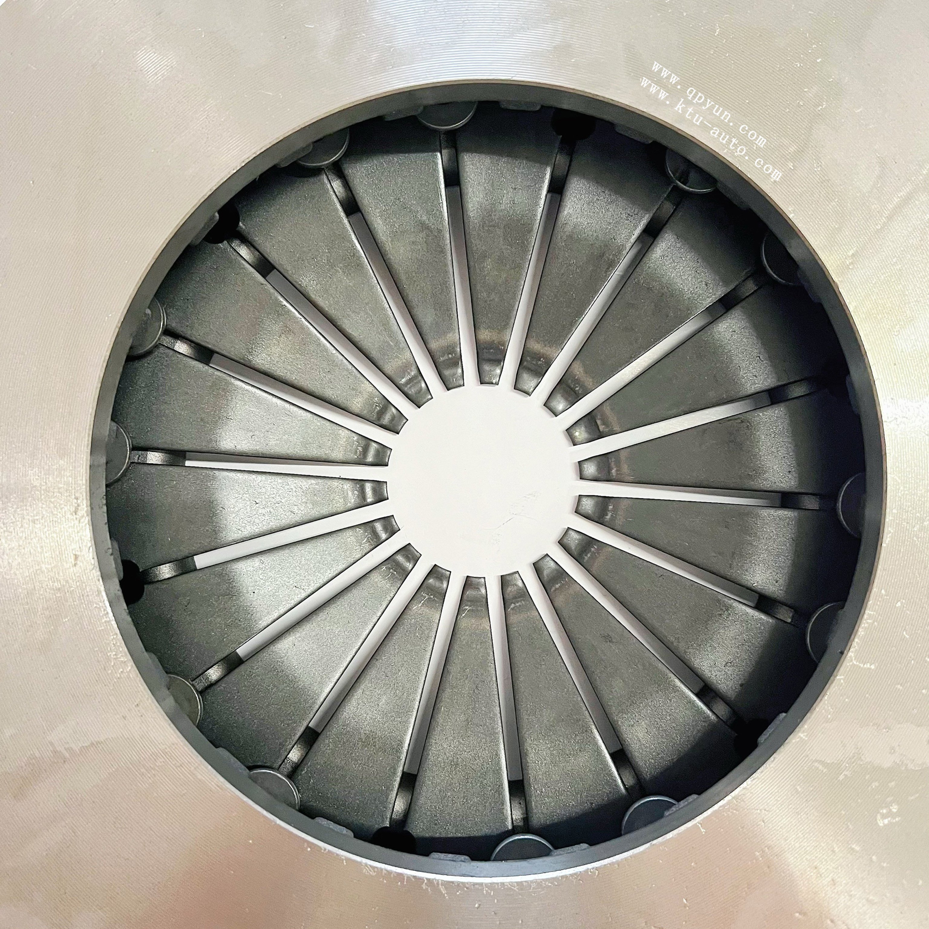 Bus Accessories Accessories Clutch Plate 1601-00227 for Yutong Bus Clutch Driven Disc Clutch Accessories