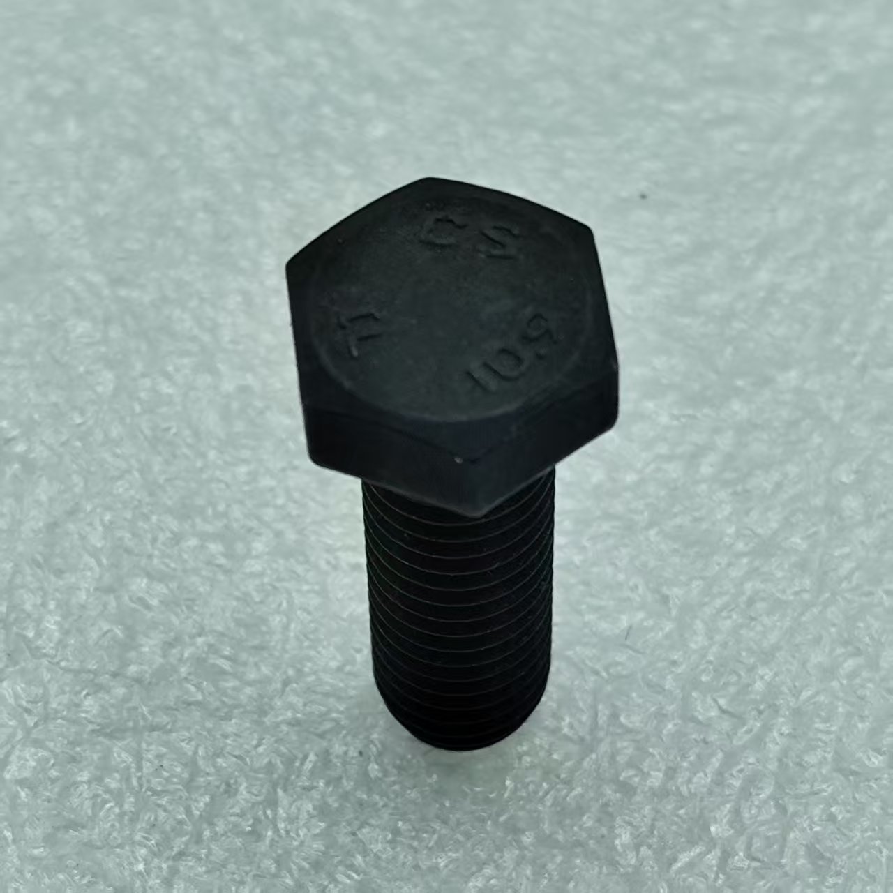 High Quality Hexagonal Bolt Bus Wheel Spare Parts for Yutong Zhongtong Jinlong Haiger Bus Models