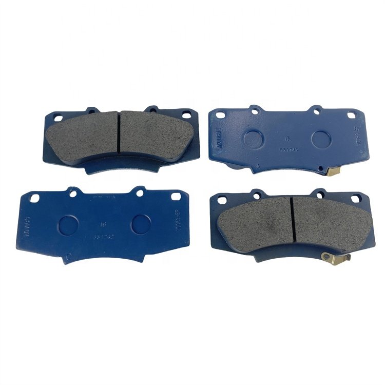 Wholesale Brand New High Performance Auto Parts 04465-0K240 Car Brake Pads Semi-metallic Brake Pads for Toyota Hilux Brake Pads