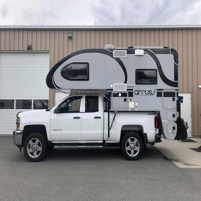 Factory New Luxury Motorhome 4X4 Fiberglass RV Camper Caravan Made in USA for Camping Home