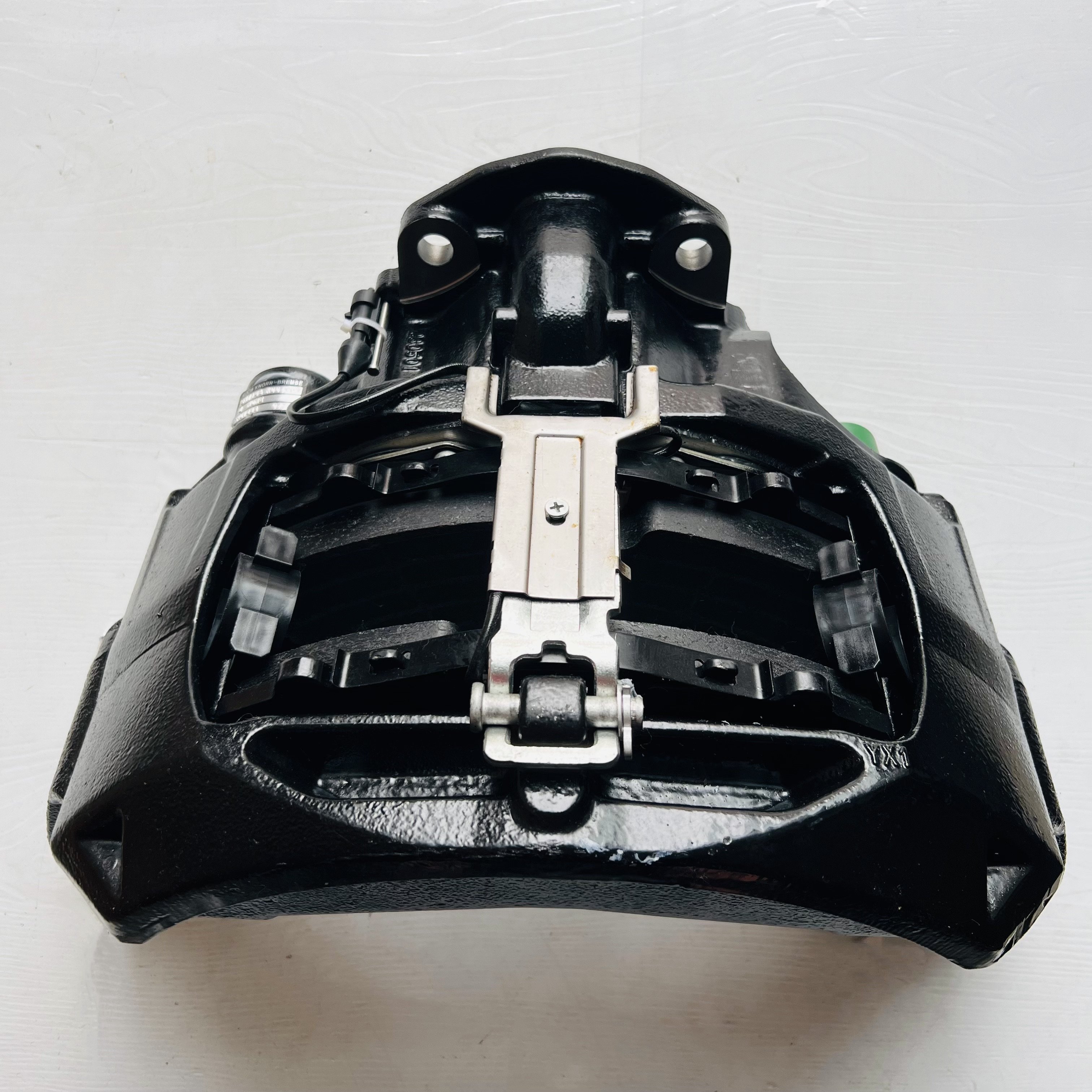 TGT22.5KIII-3501-100c/200c Brake Caliper Bridge Auto Automotive System Accessory for Bus Truck Use