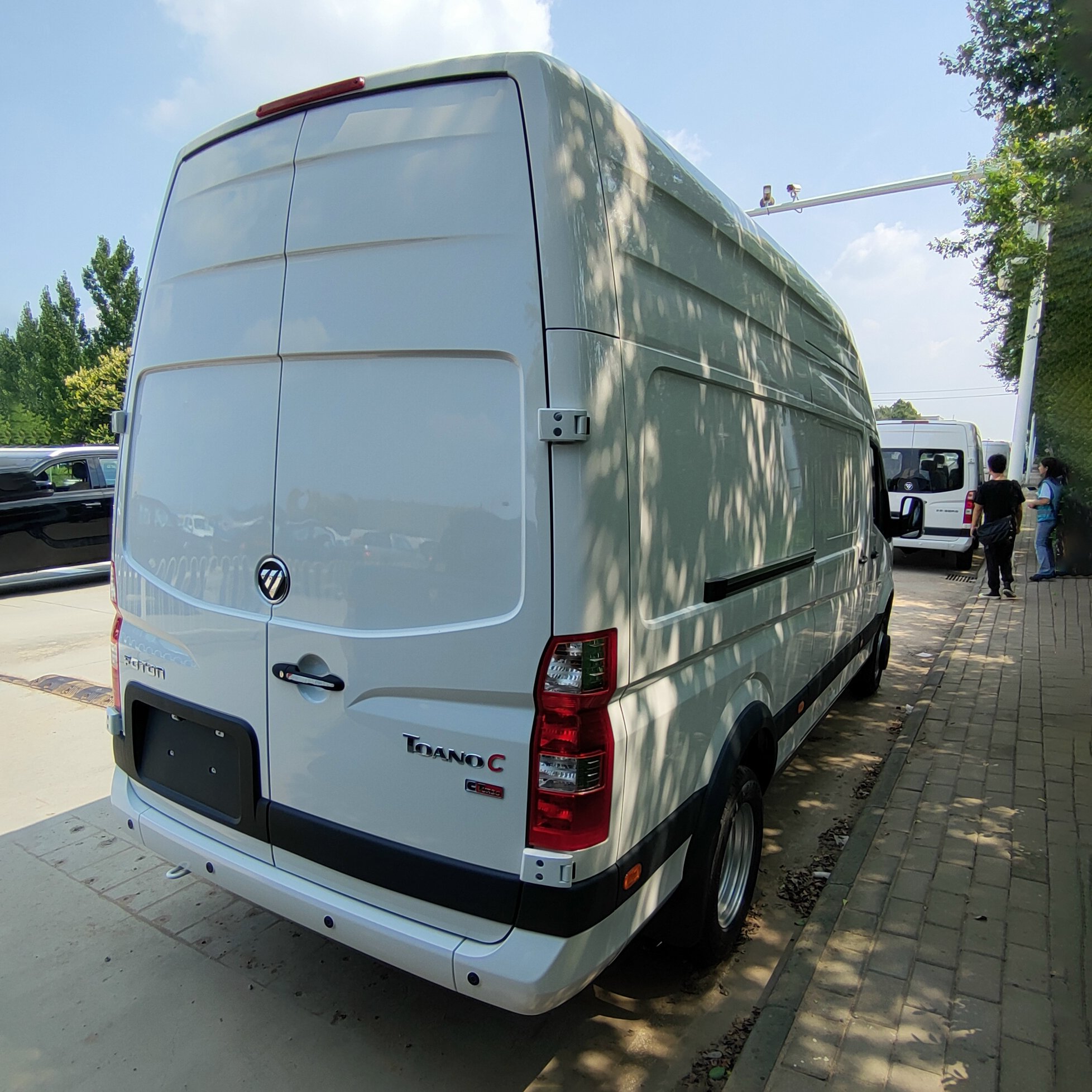 4 Wheels Transport Small 2 Ton Vehicle Foton Tonan Van Cargo Box Mini Car