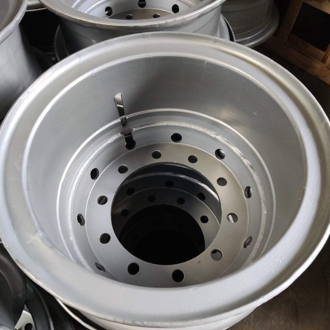 Tube Truck Wheels 8.50-20 Wheel Hub Is Suitable for 12.00R20 Tire