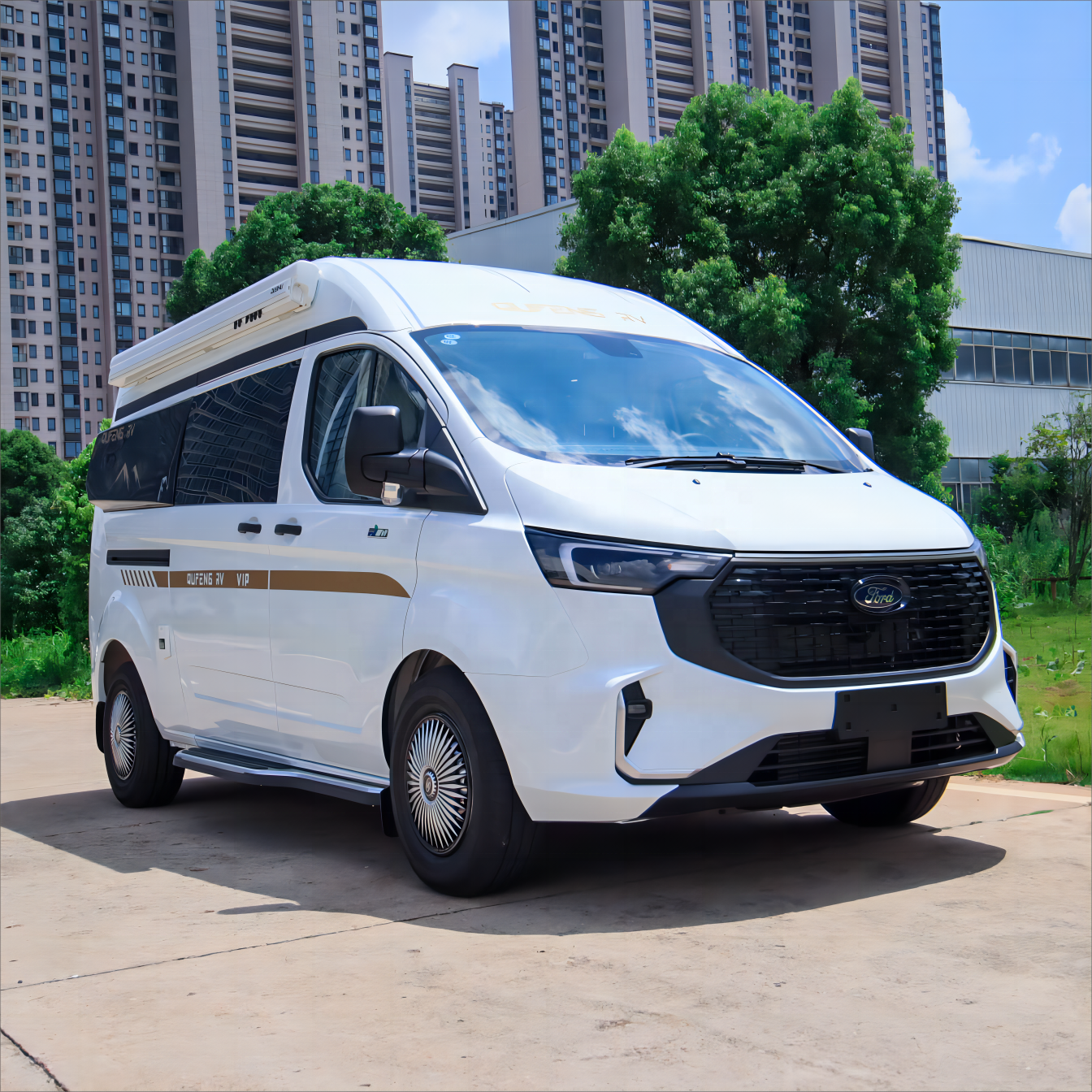 QXN RV B610 Diesel 6-Seater Used Car Turbo Engine Automatic Gearbox Hydraulic Steering System R16 Tire Size FWD Bus Type