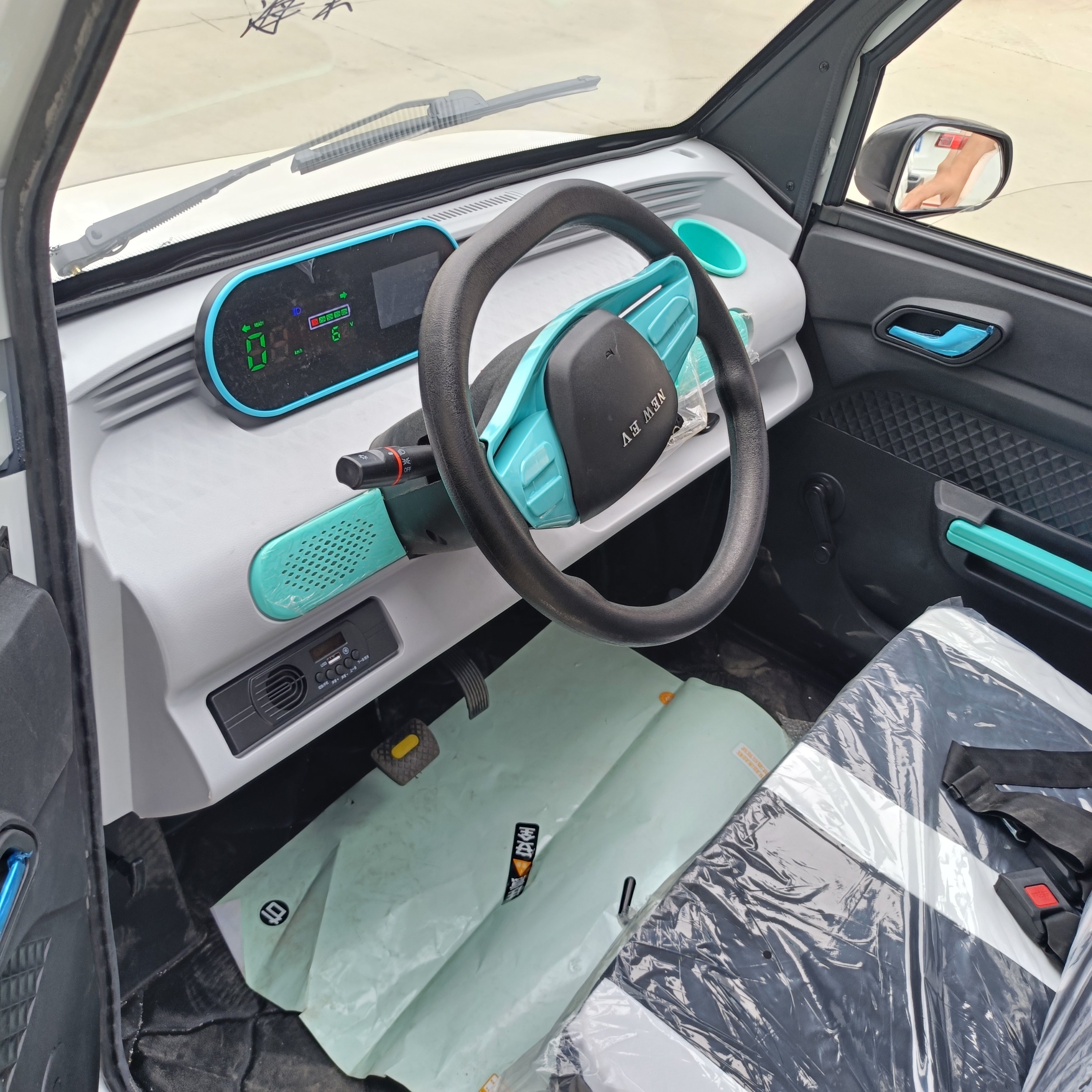 China Direct Sales Cheap New Design Hot Sale New Electric Van Mini Car Chinese Mini Bus Electric Taxi Ev