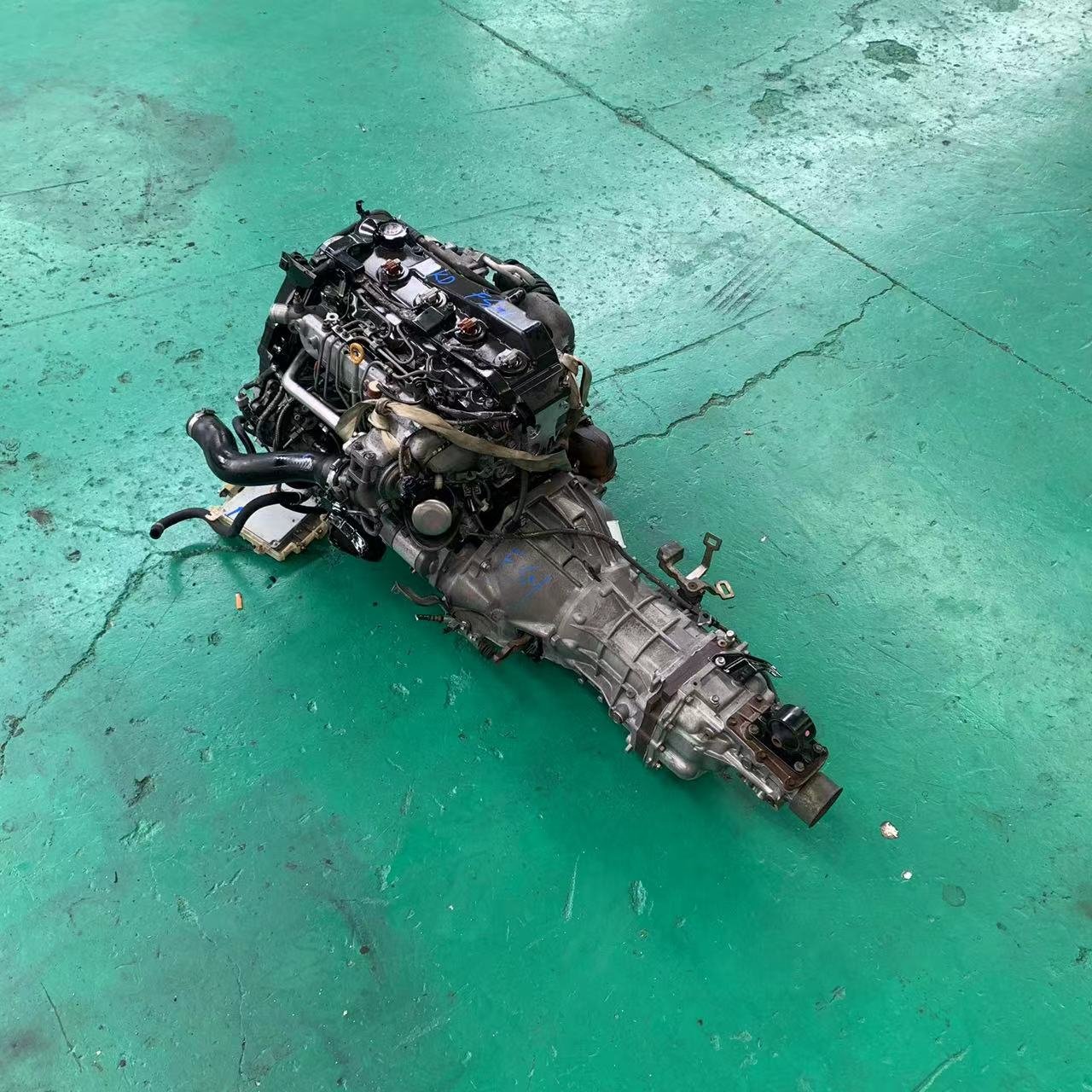 Genuine Used Diesel Engine 2KD Complete Engine 4 Cylinder Diesel Engine Assembly for Isuzu