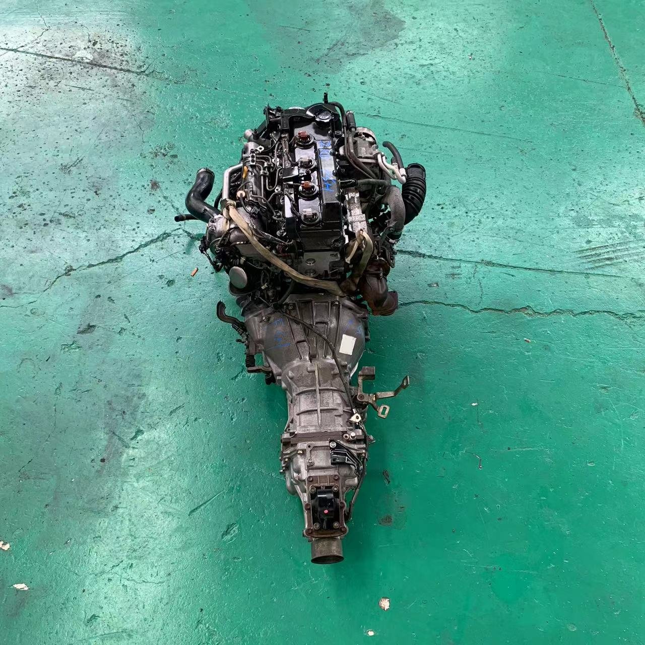 Genuine Used Diesel Engine 2KD Complete Engine 4 Cylinder Diesel Engine Assembly for Isuzu