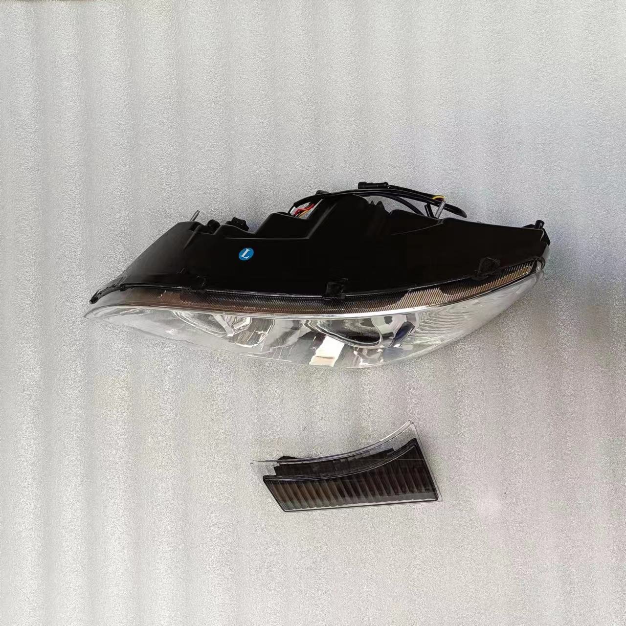 Hot Selling Good Quality Bus Headlights Bus Coach Headlights for Yutong Bus Light Parts Headlights