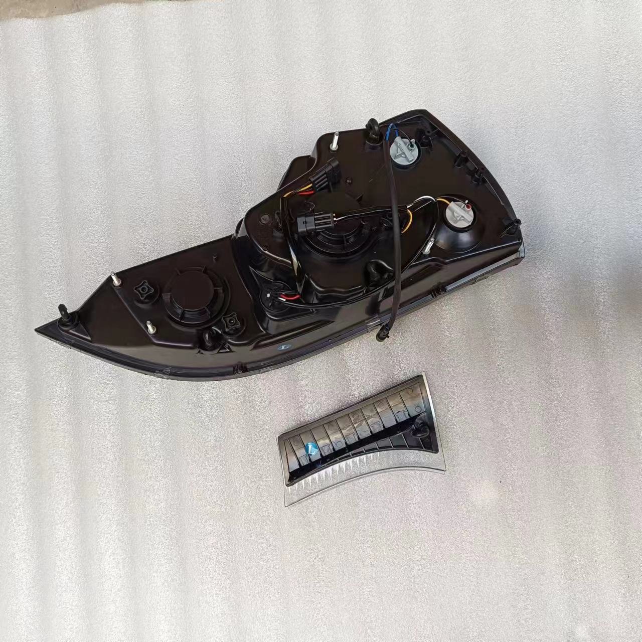 Hot Selling Good Quality Bus Headlights Bus Coach Headlights for Yutong Bus Light Parts Headlights