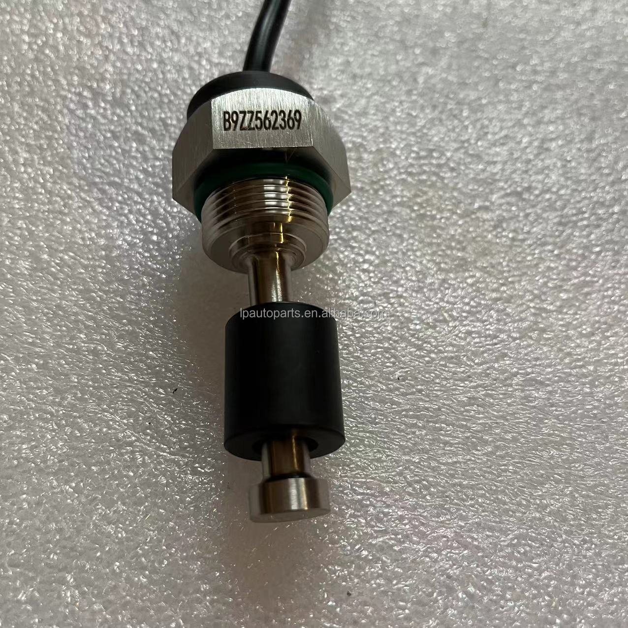 Original bus water tank sensor B9ZZ562369 water level alarm switch for new energy buses