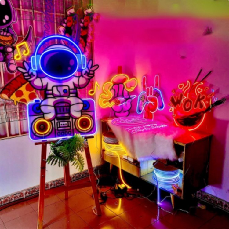 Custom Neon Sign 3D UV Printed Led Neon Sign Spaceman UV Printed Comic Anime Light up Sign for Art Decoration