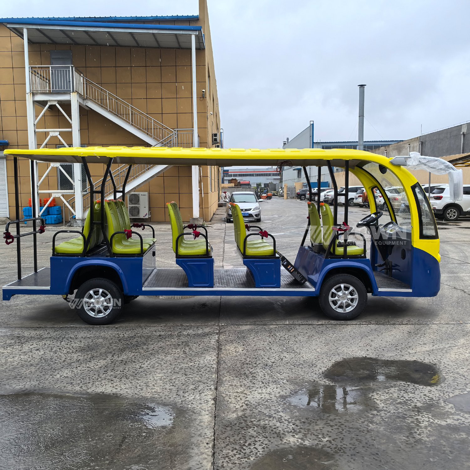 14-seat Hot Selling Opened Fuel-powered/electric Sightseeing Bus, Used Right Hand Drive High-quality Mini Bus for Sale