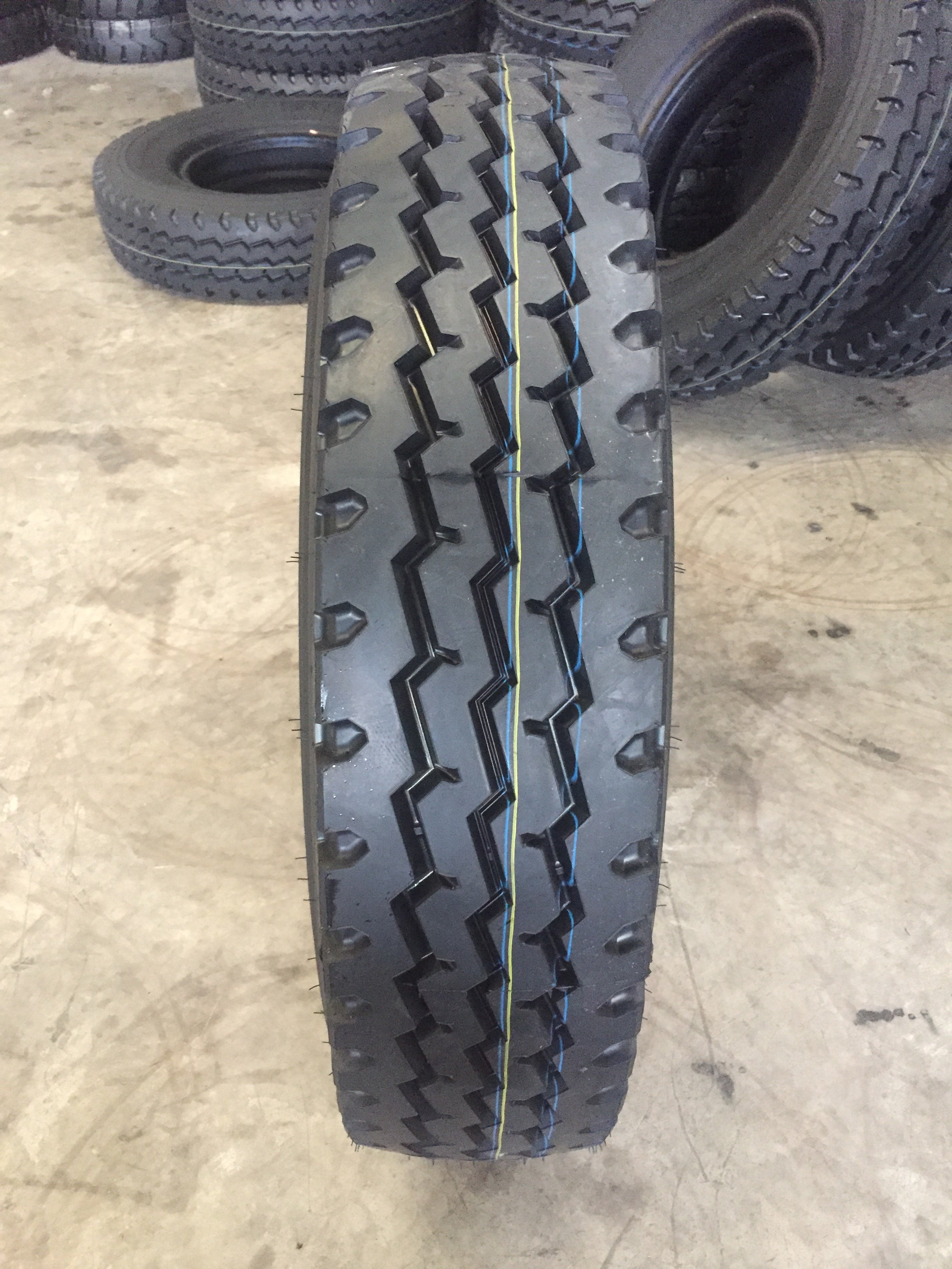 Tires Manufactures in China 1000r20 1100r20 315/80/22.5 Bus Wheels Tires Truck 11r22.5 12r22.5 13r22.5 truck tires