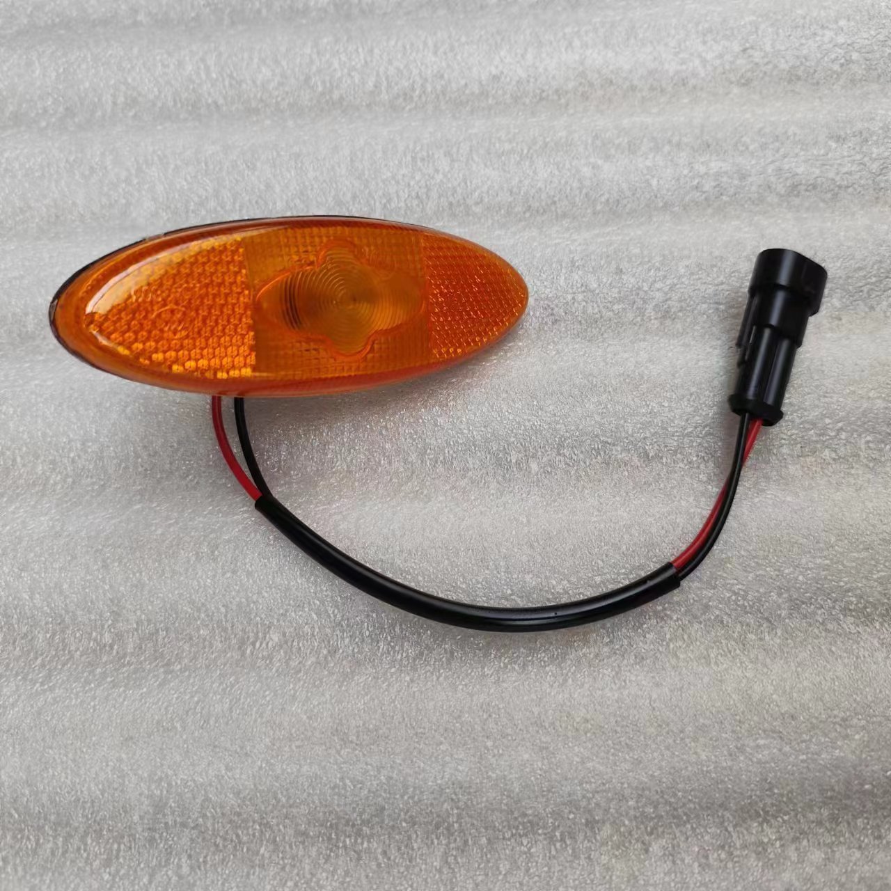 China Heavy Duty Passenger Bus Parts 24V Safety Driving Side Marker Clearance Light New Plastic Bus Lamps