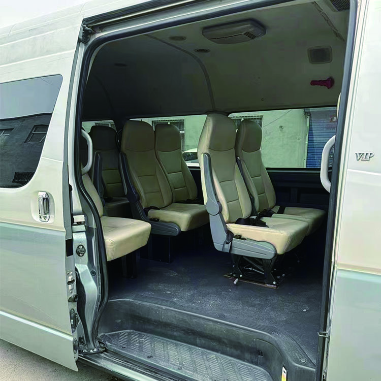 Used 15 Years 14 Seats, Mini Bus Country 4 Emissions. the Isuzu Engine min Bus diesel City Buses