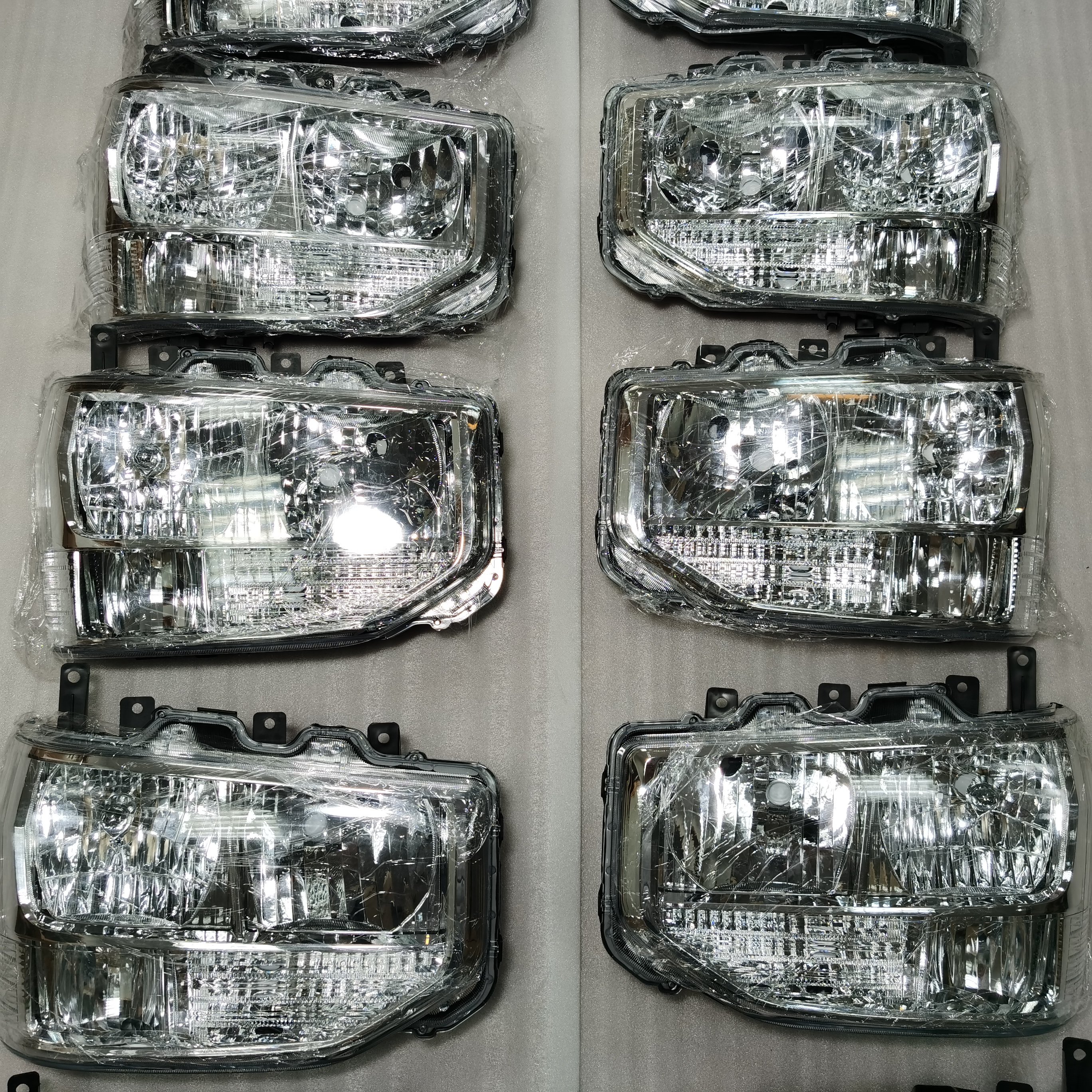 LED TOP Lamp Top Quality Bus Part OEM 81551-36420 81561-36310 for Toyota Coaster BB20 BB40 HZB50 HZB70 PC Size TAIL Light