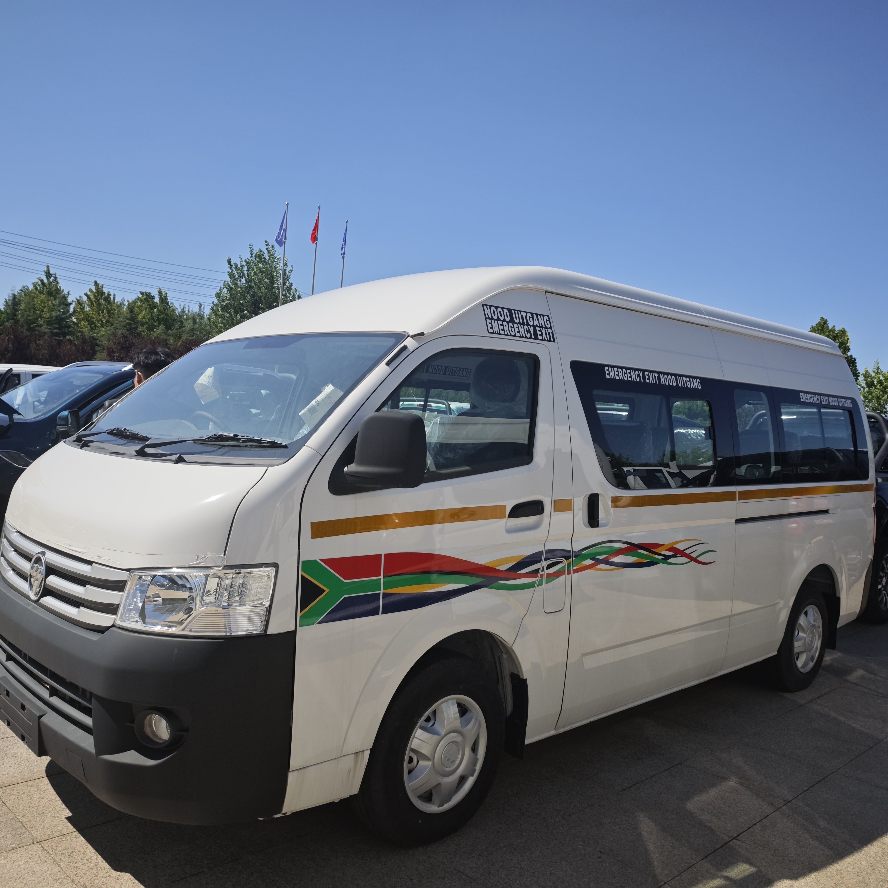 Foton Mini Bus 15 Seater 17 Seater City Bus Diesel Cummins Engine High Roof Mini Bus
