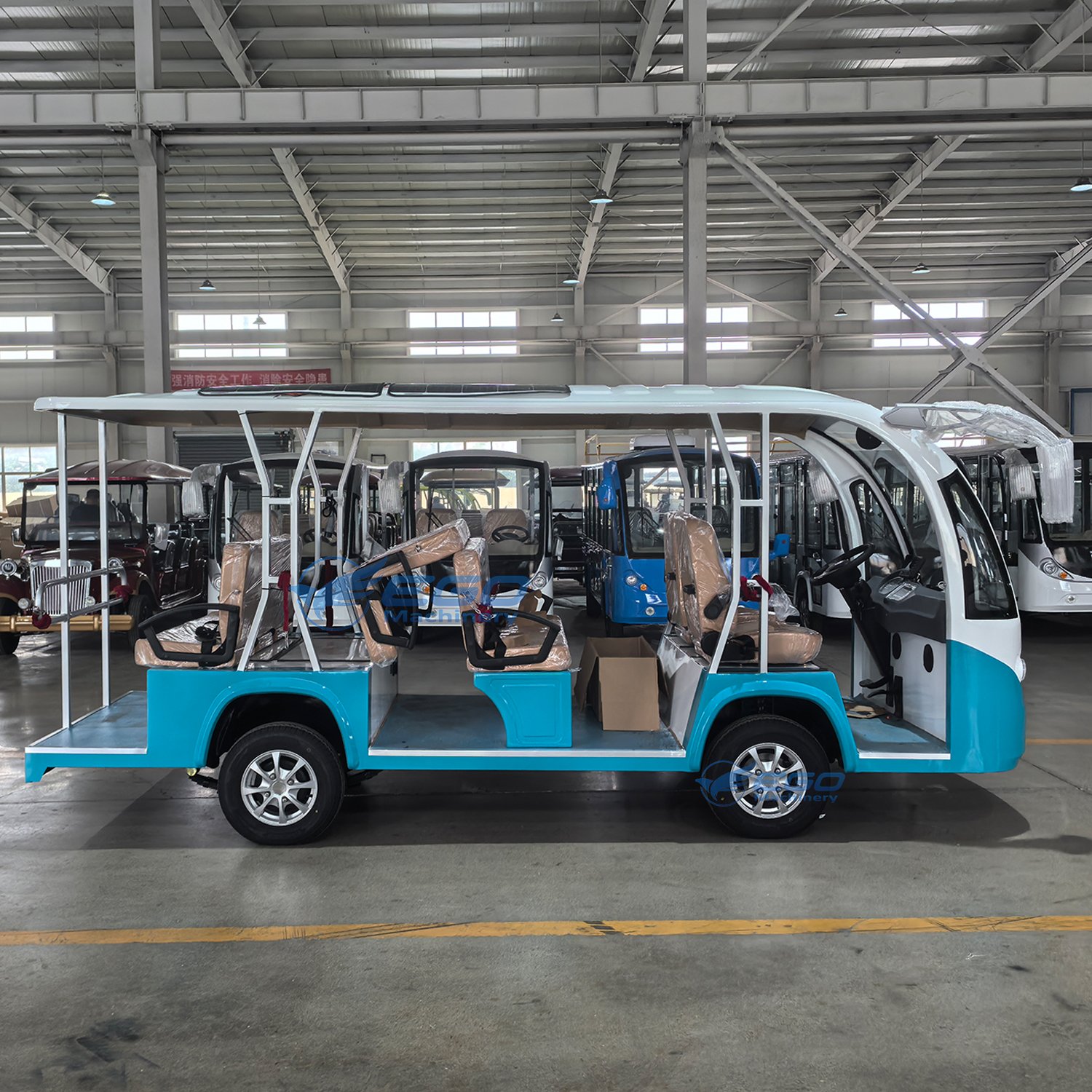 Hot Sale 11-seater Electric Sightseeing Bus Gasoline Sightseeing Bus Scenic Resort Sightseeing Bus