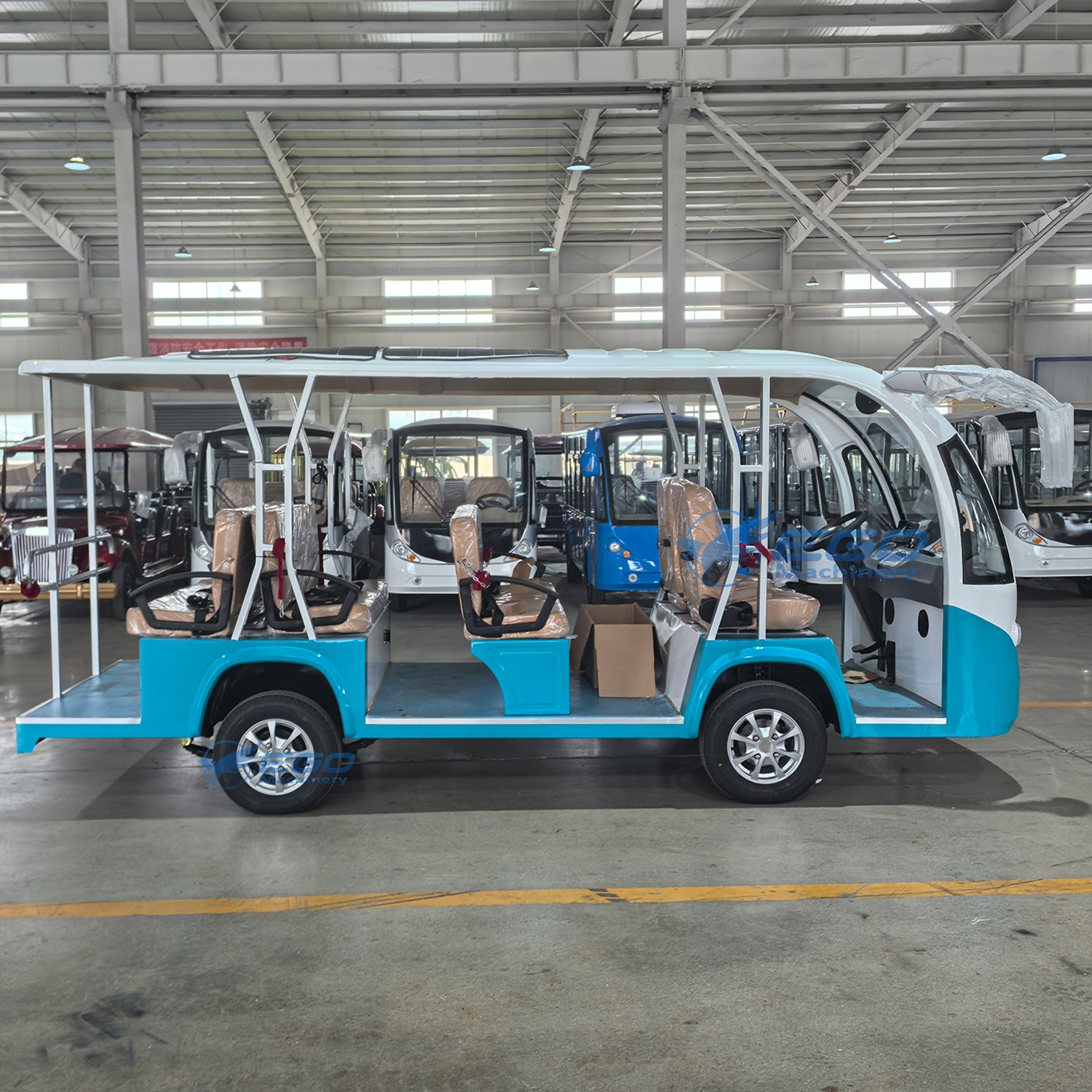 Hot Sale 11-seater Electric Sightseeing Bus Gasoline Sightseeing Bus Scenic Resort Sightseeing Bus