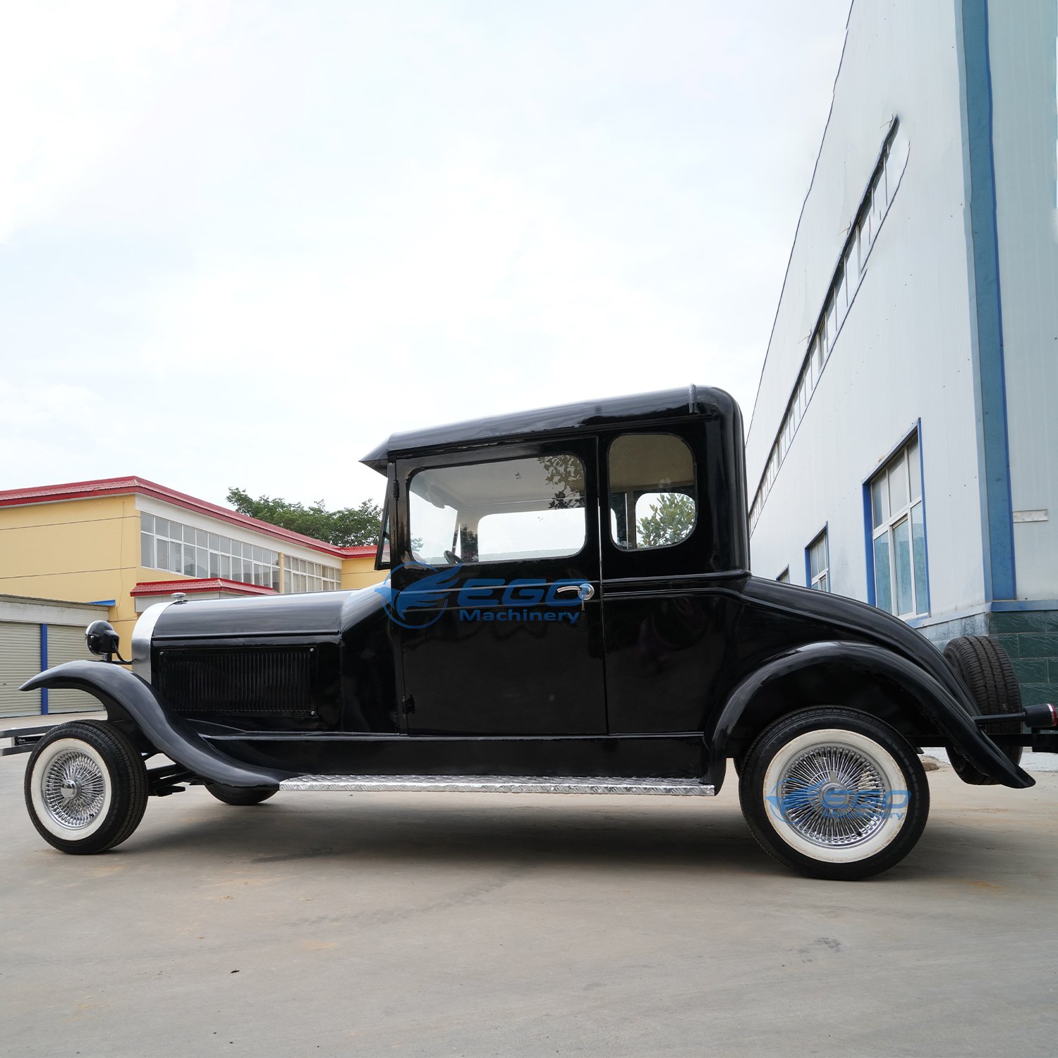 Sightseeing Car Shuttle Bus Antique Car for Sale Electric Classic Vintage Car