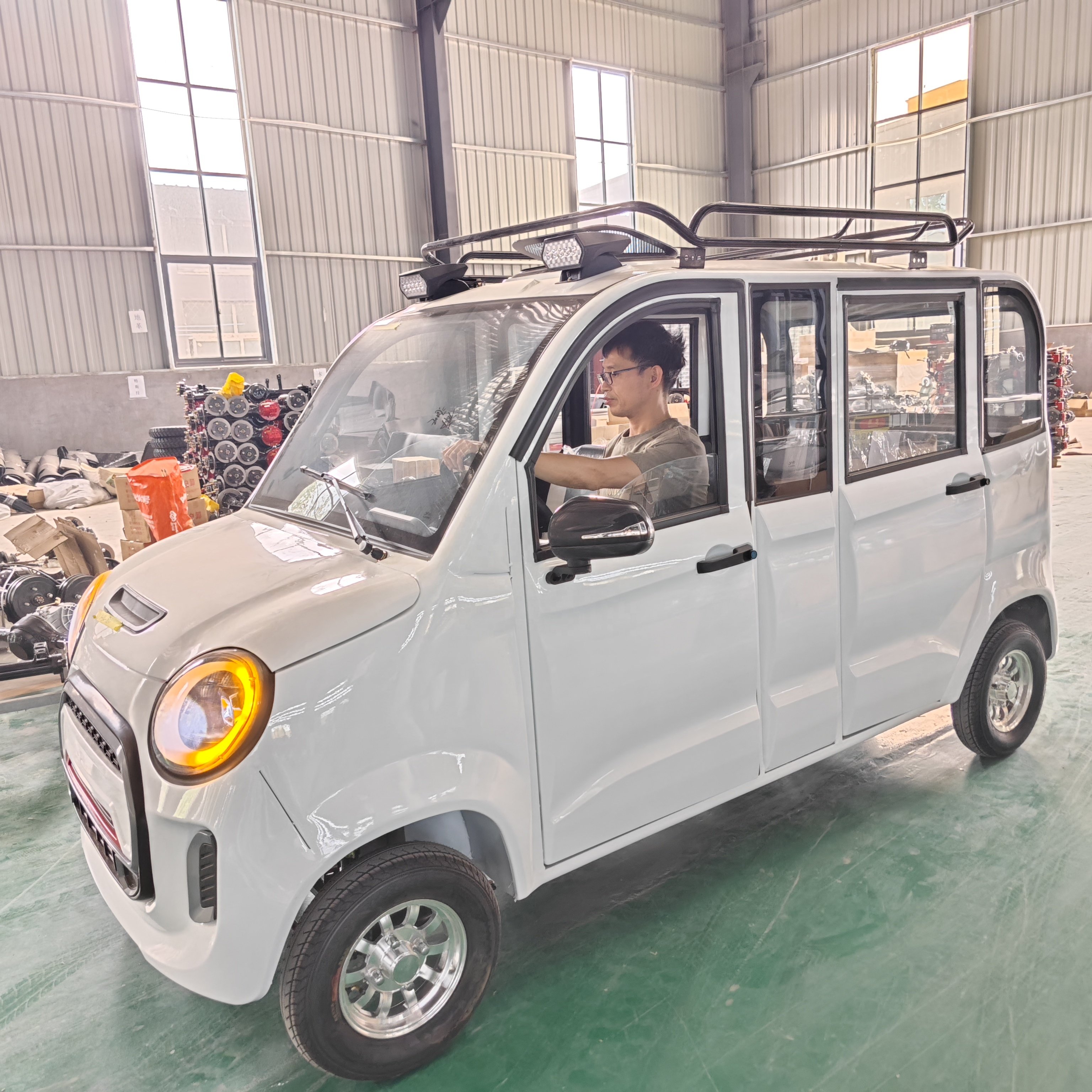 2024 Factory Direct Sales Four Wheel Electric Mini Car Lead Acid Battery Cheap Electric Vehicle Made in China EV BUS