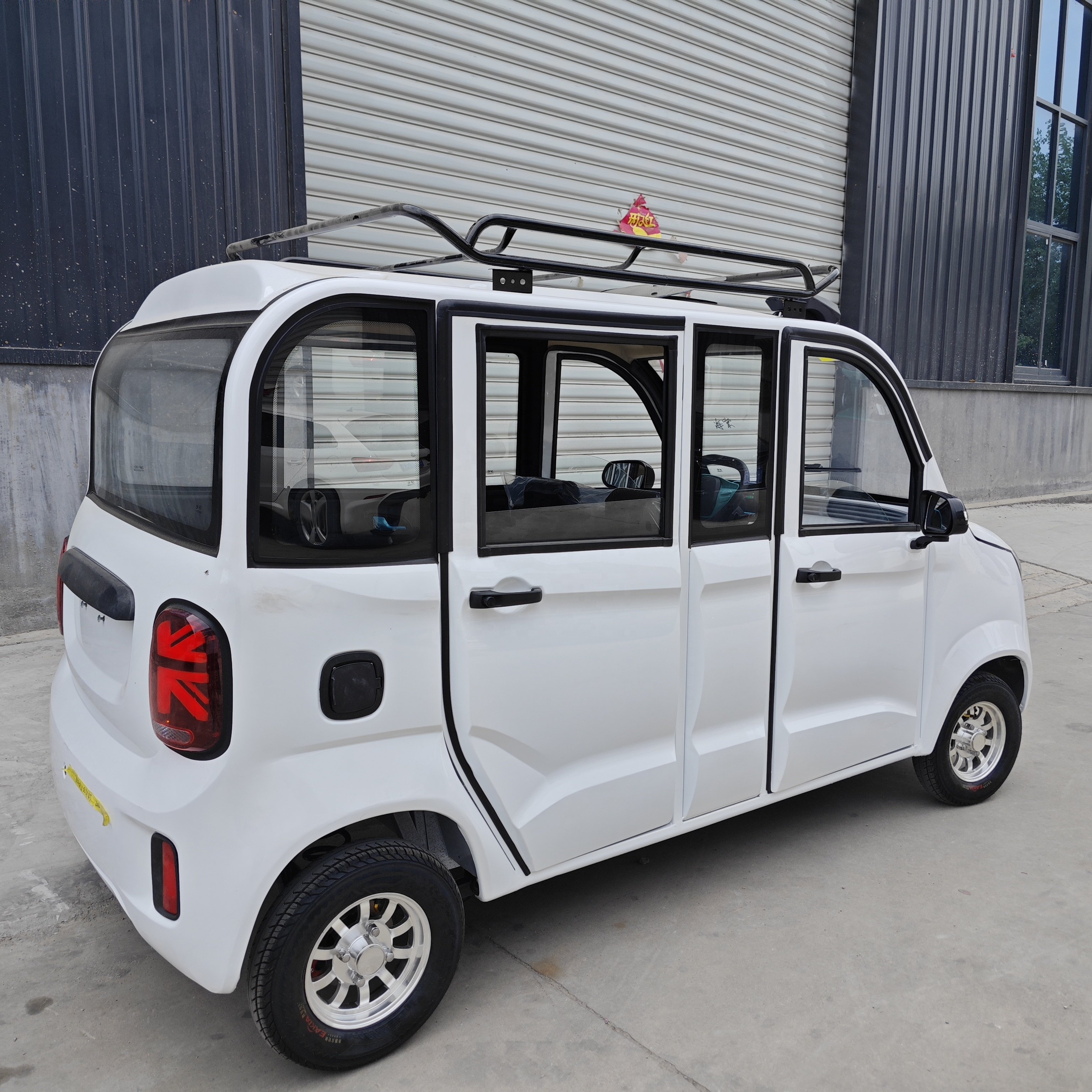 2024 Factory Direct Sales Four Wheel Electric Mini Car Lead Acid Battery Cheap Electric Vehicle Made in China EV BUS