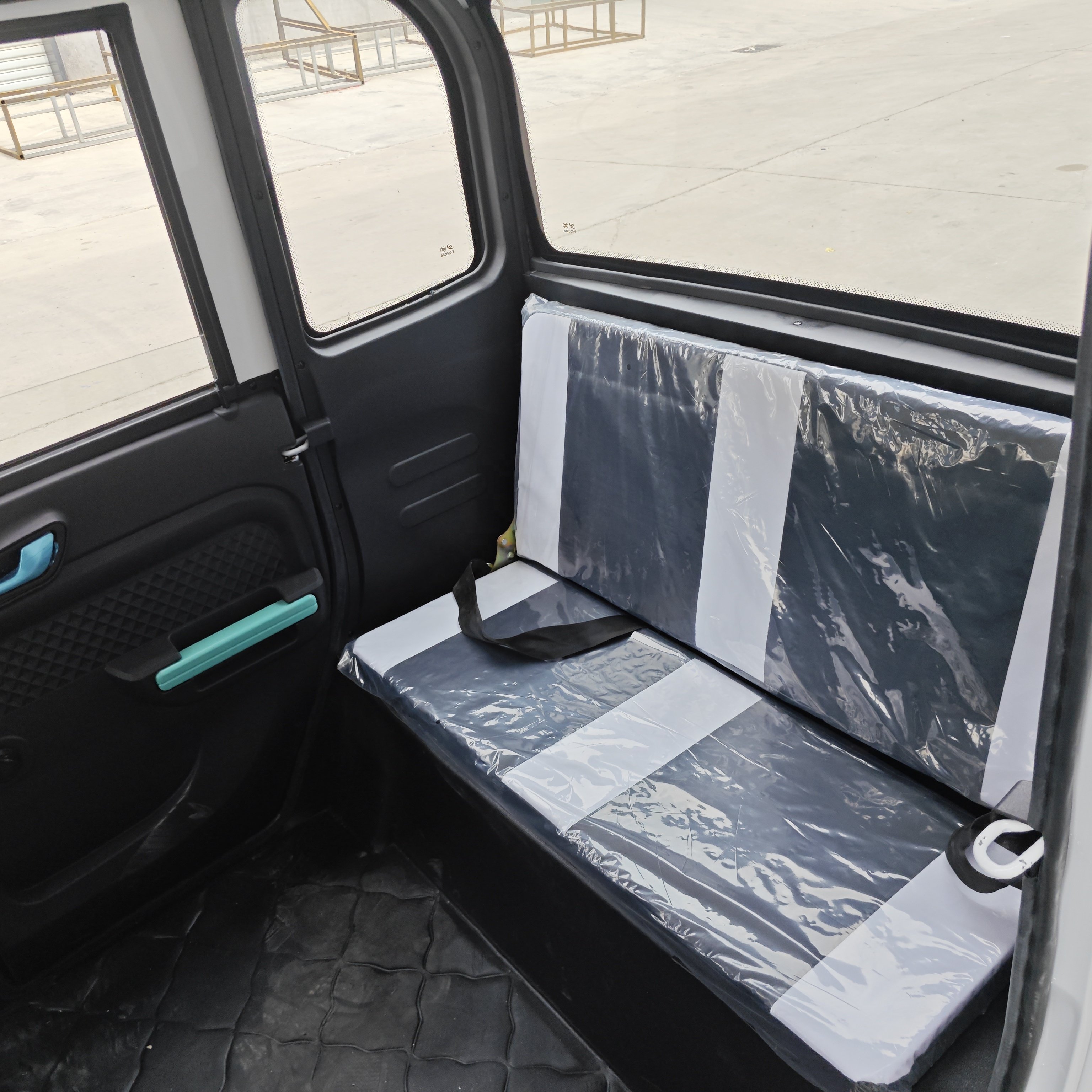 2024 Factory Direct Sales Four Wheel Electric Mini Car Lead Acid Battery Cheap Electric Vehicle Made in China EV BUS