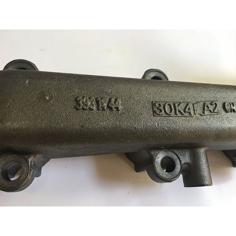 China Manufacturer Competitive Price 6BT Diesel Engine Parts Exhaust Manifold 3931744