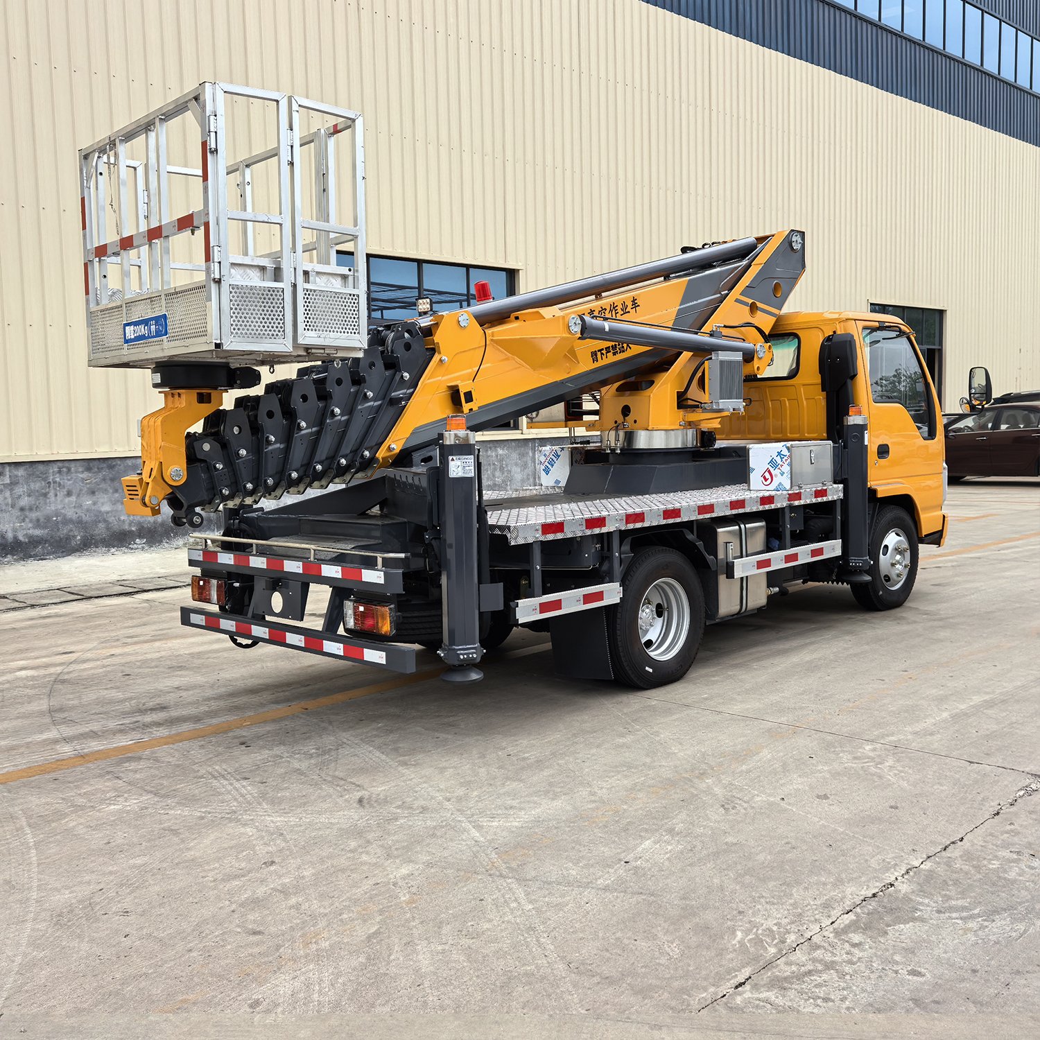 Ariel Platform Truck GKS 31M Telescopic Boom Aerial Truck With Basket