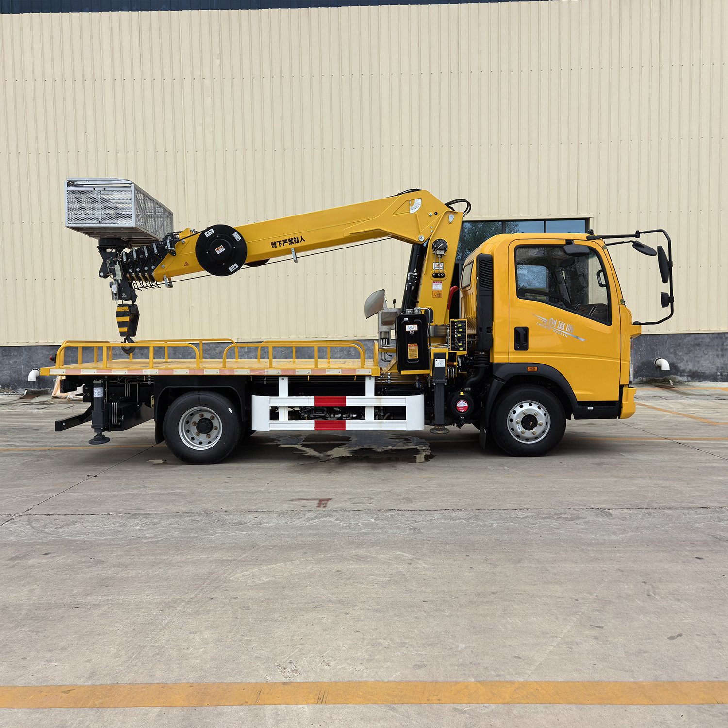 Ariel Platform Truck GKS 31M Telescopic Boom Aerial Truck With Basket