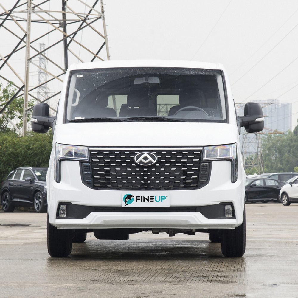 2024 New SAIC MAXUS V80 Diesel Engine Diesel Cargo Van in Stock 2023 New Bus Light