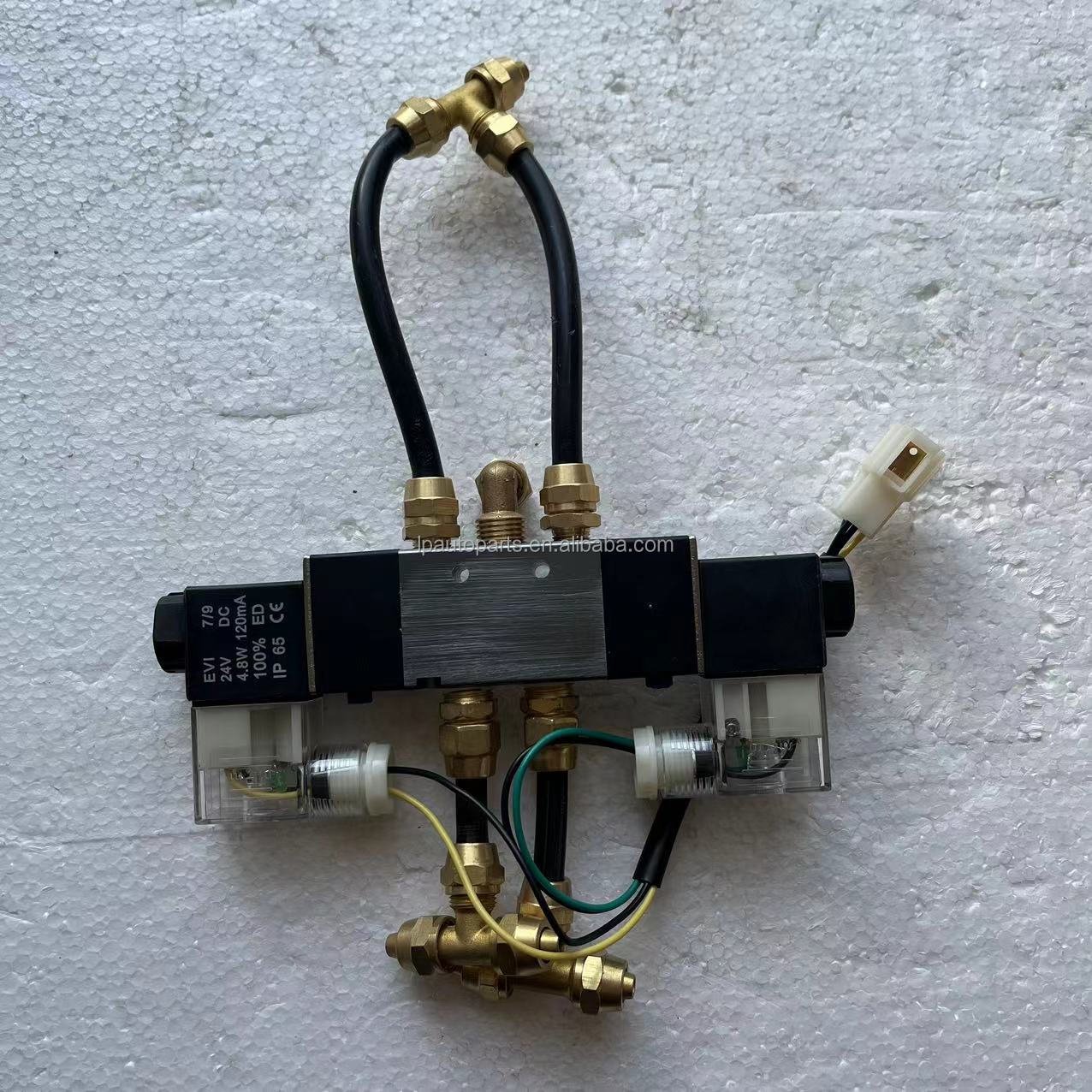 High Quality 4V220-08 24V DC New Energy Bus Door Pump Solenoid Valve Bus Accessories