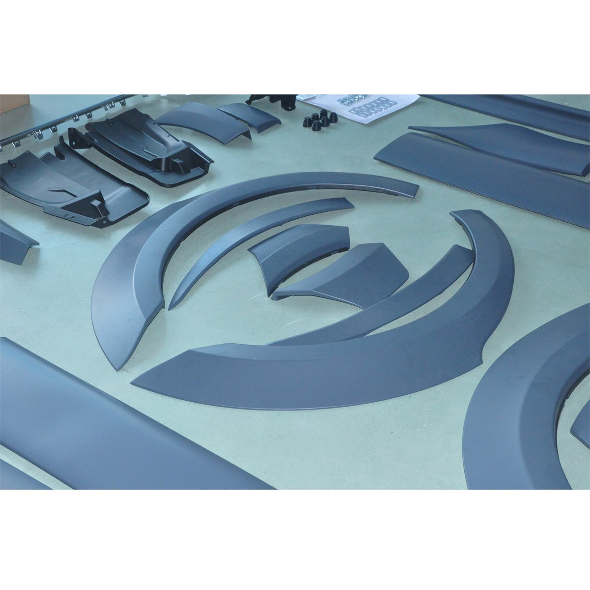Auto Parts Body Kit for Mercedes Benz Sprinter W907 2018+ Escalate to Sprinter AMG 2024.