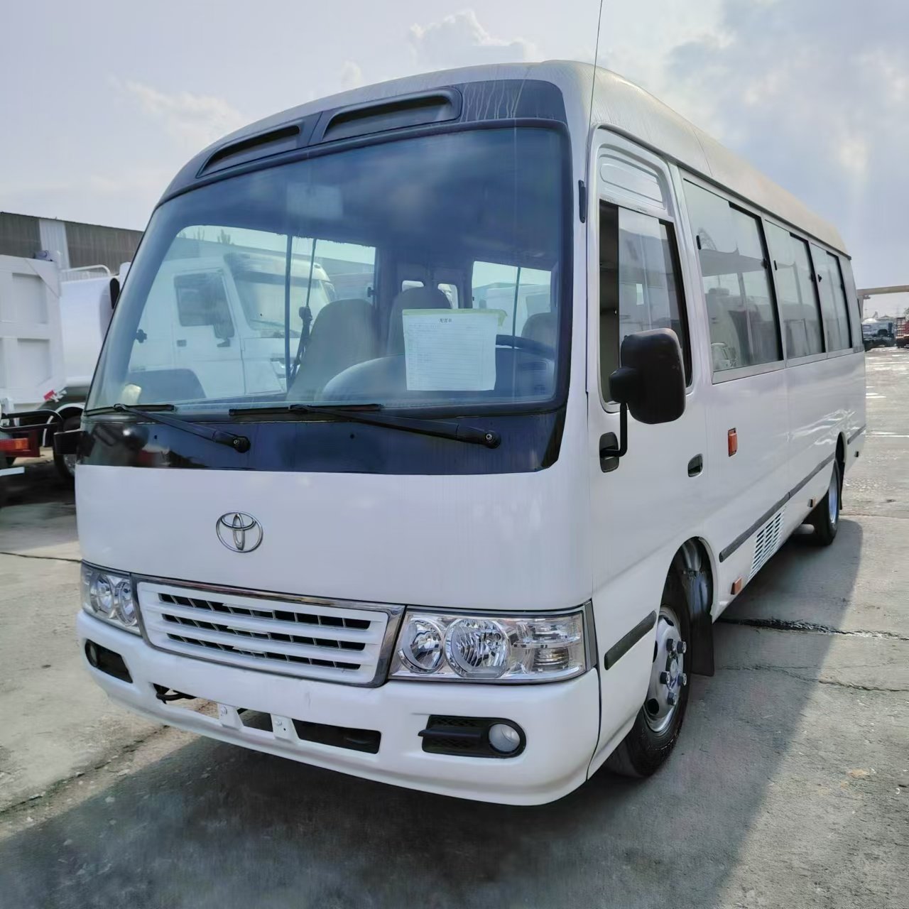 Cheap Price White Color Good Quality Coaster Used Buses