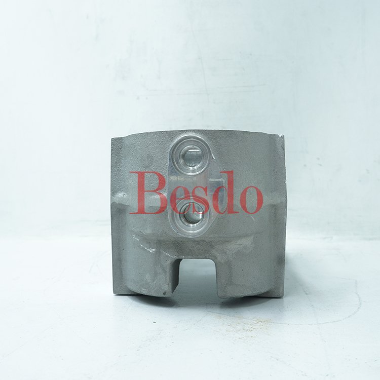 Tractor Engine Spares Parts QST30 5483766 5483765 Fuel Filter Head 5483766 5483765