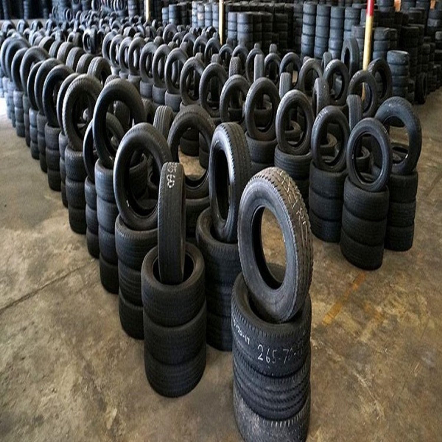 BUS AUTO TRUCK TYRES 11R22.5 Pneu