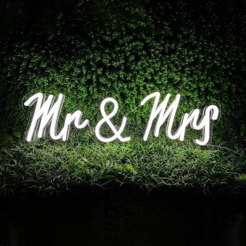 Drop Shipping 2022 New Arrival Mr&Mrs Neon Light Sign for Wedding Neon Sign