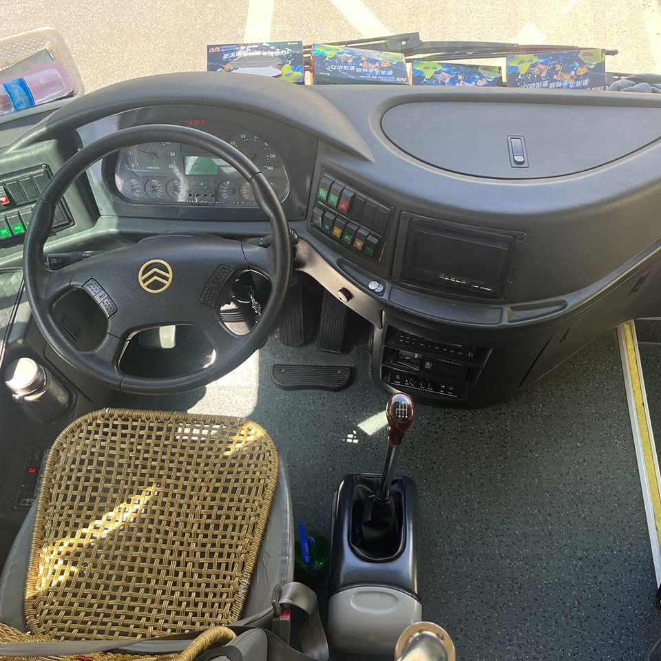 Golden Dragon 49 Seats Euro 5 diesel Engine 11m Used Bus LHD coach Buses