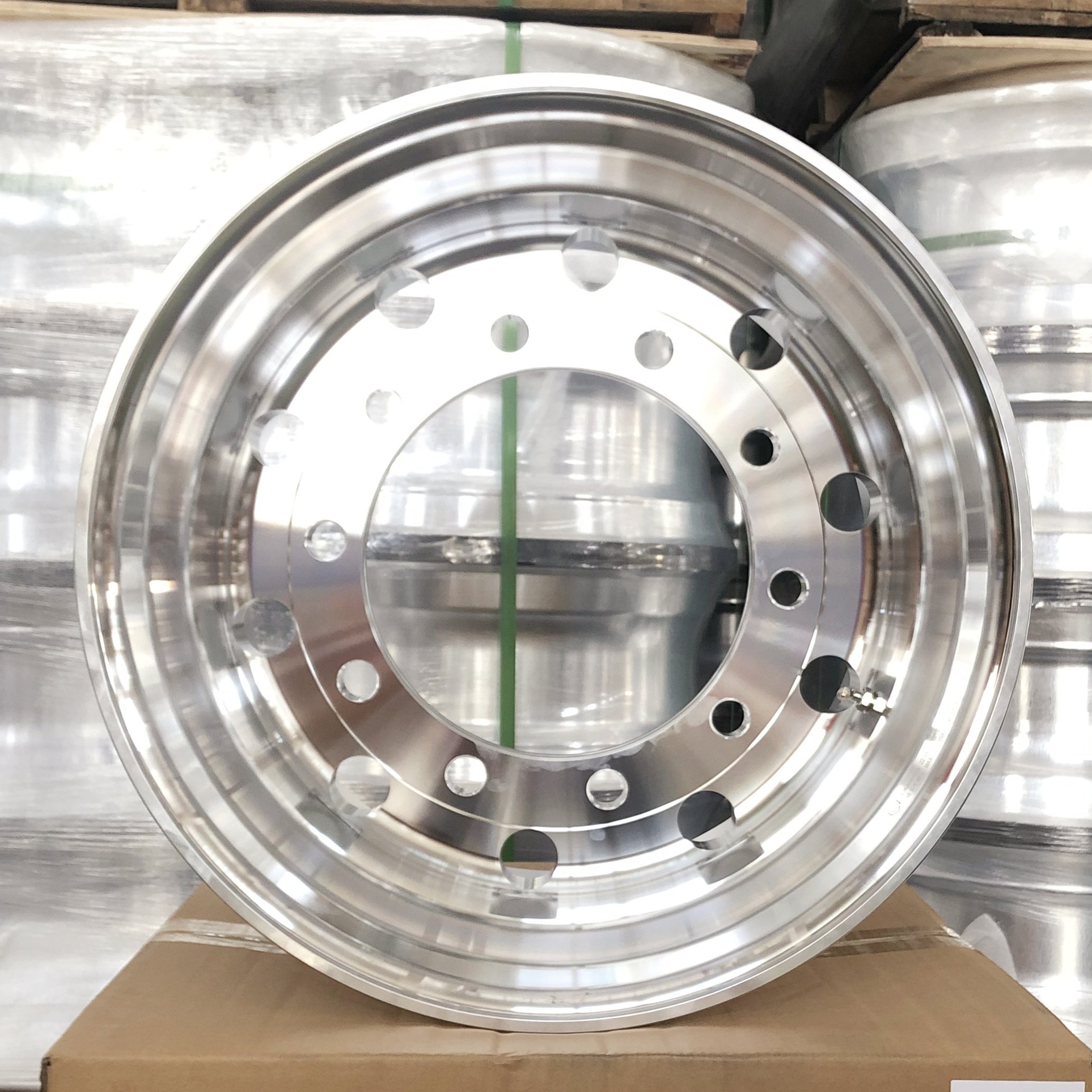 22.5X13 Truck Special Wheels Large Sizes Can Be Customized