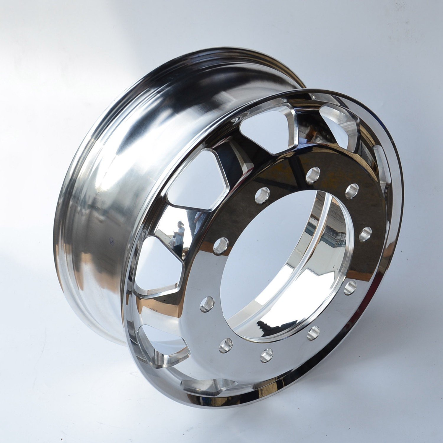 22.5x8.25 Forged Aluminum Polished Truck Wheel Custom Design 22.5 Forged Truck Rims