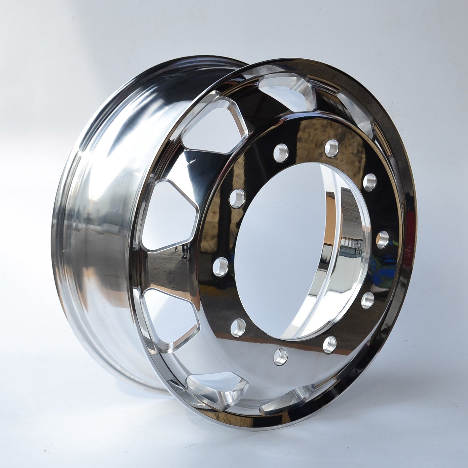 22.5x8.25 Forged Aluminum Polished Truck Wheel Custom Design 22.5 Forged Truck Rims