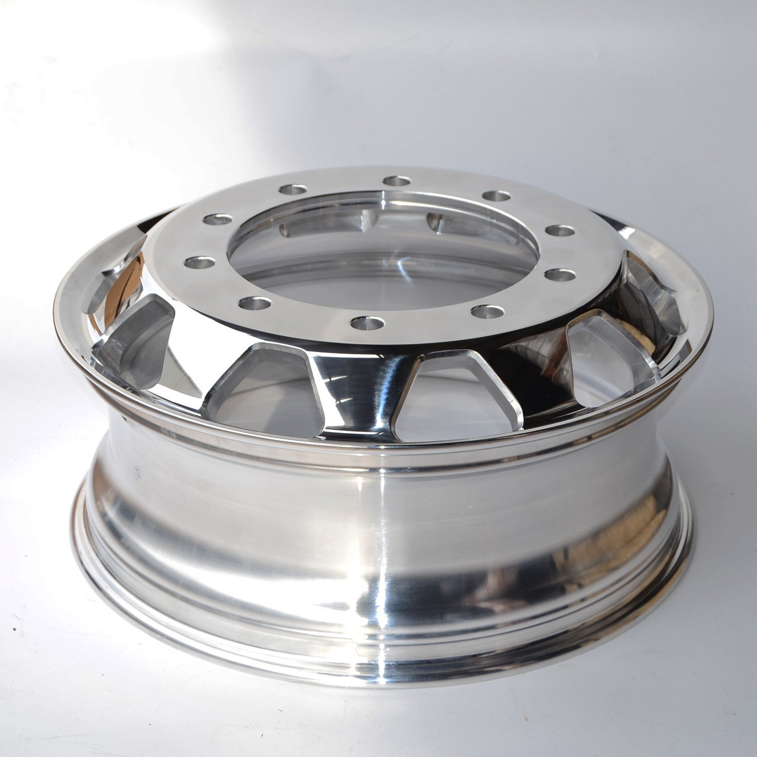 22.5x8.25 Forged Aluminum Polished Truck Wheel Custom Design 22.5 Forged Truck Rims