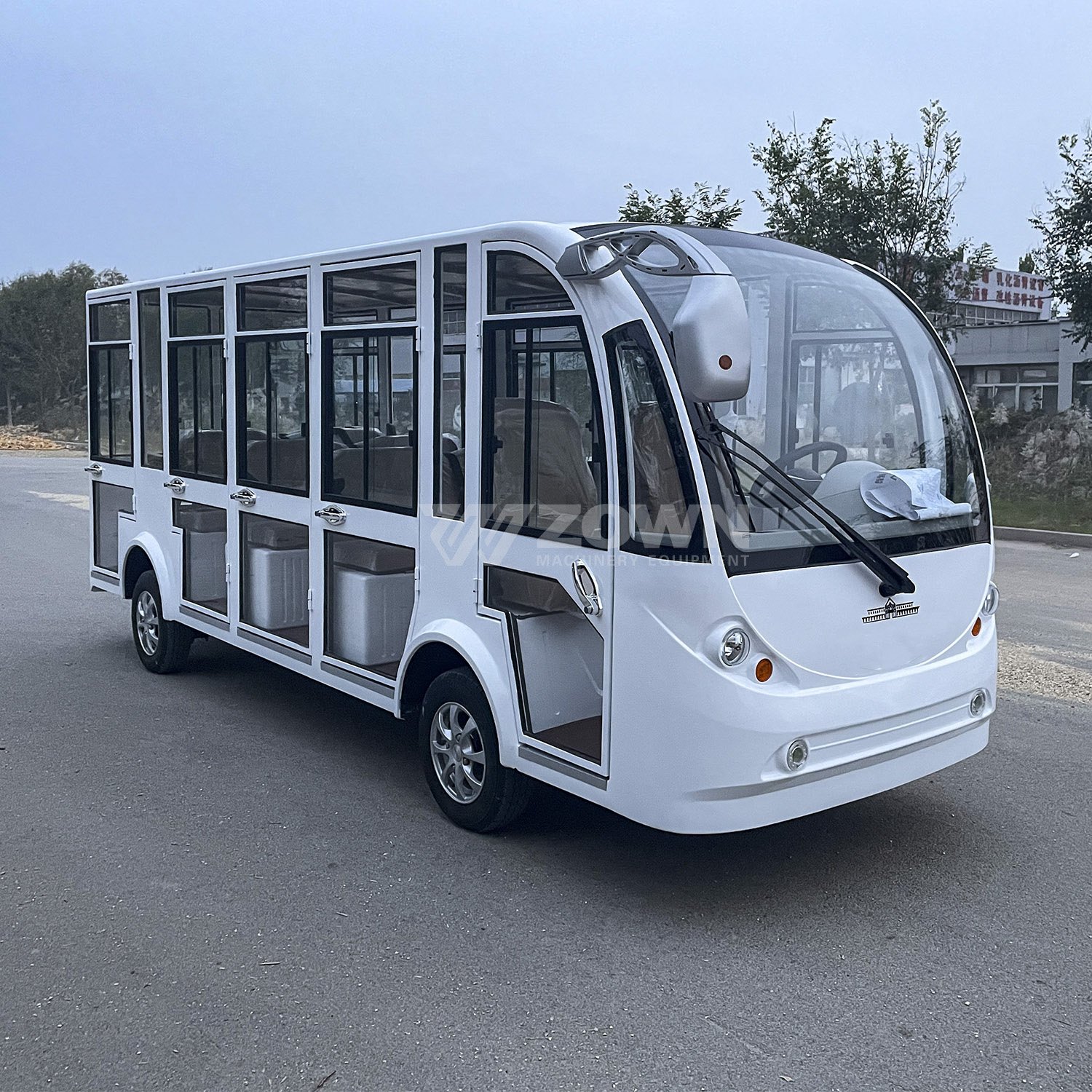 Mini Tourist Bus Sightseeing Car Enclosed Luxury Quad Tourist RV Street High Quality Sightseeing Bus