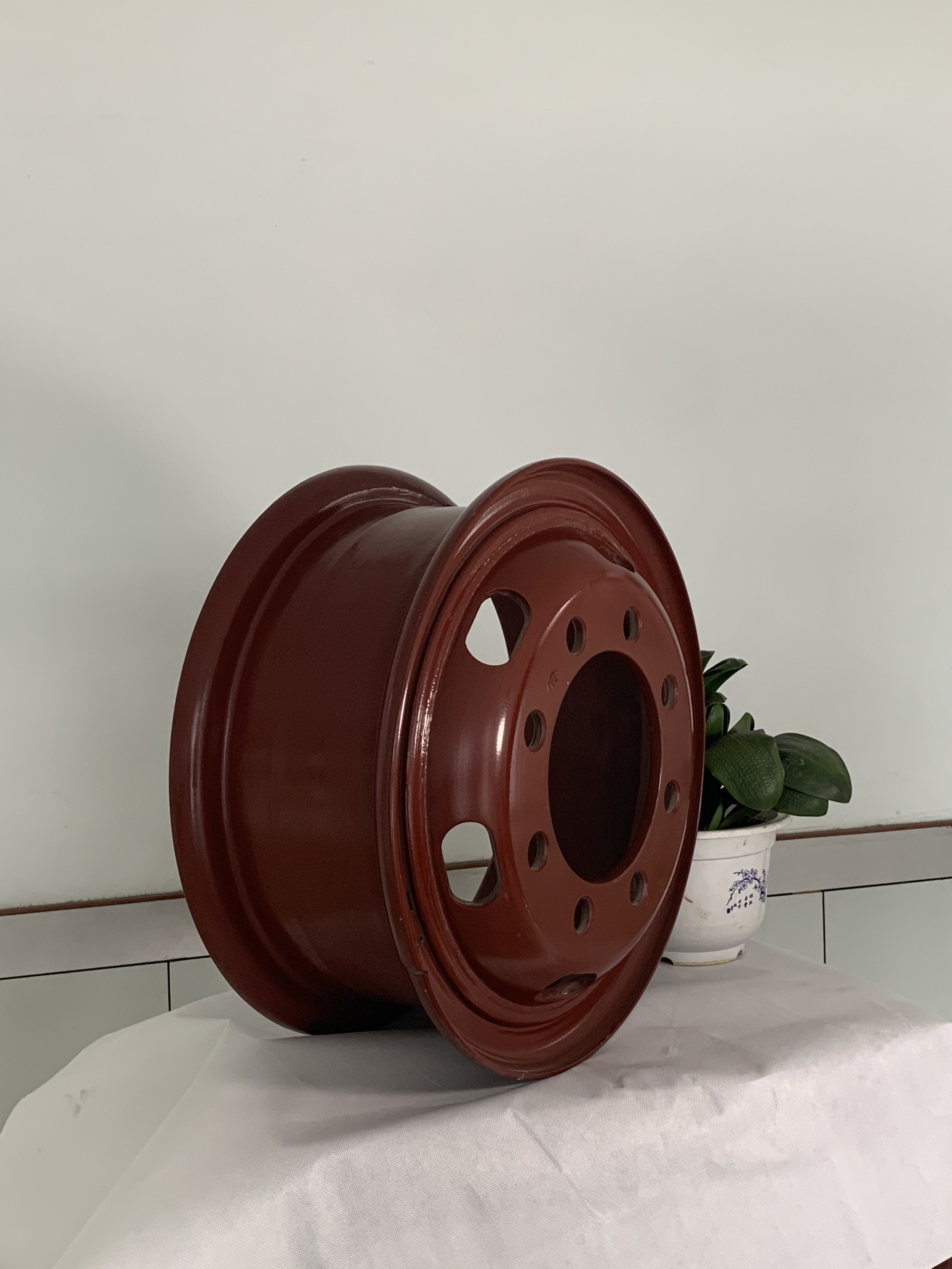 TRUCK WHEEL7.5-20 10/8 HOLES