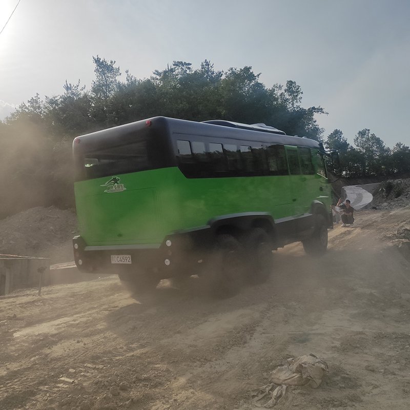 6WD off Road Bus 19 Passenger Bus Cummins Engine Six-wheel Drive Tour Dongfeng coach Bus