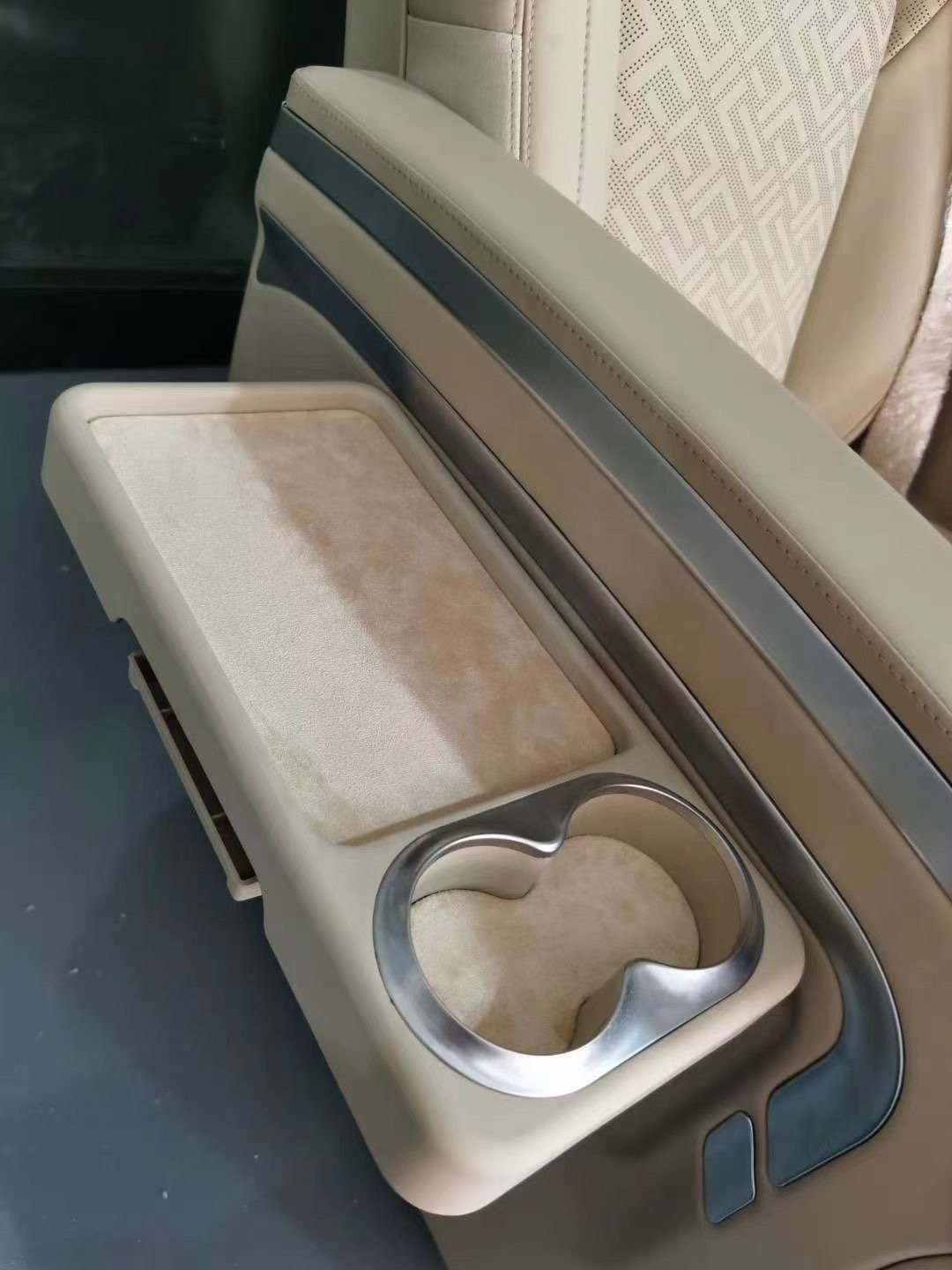 Popular Automotive Upgrading Interior Adjustable Luxury Van Seat With Table V Class Seats for Mercedes Benz