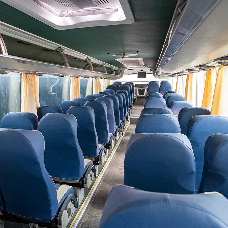 Yu Tong Used Buses with 43 Seats Diesel Fuel Automatic Transmission LHD Steering Front Engine Left Steel Chassis for City Use