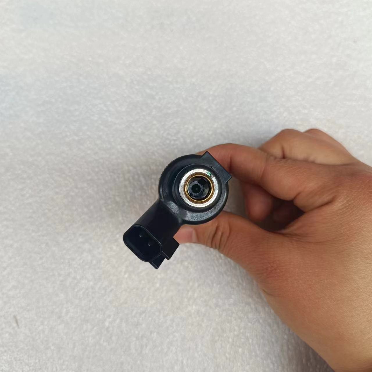 Natural Gas Engine Parts Yuchai Gas Parts K1A00-11133940 Fuel LPG Rail Gas Injector Nozzle
